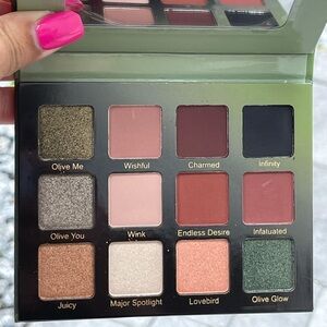 VIOLET VOSS Olive You Forever Eyeshadow
